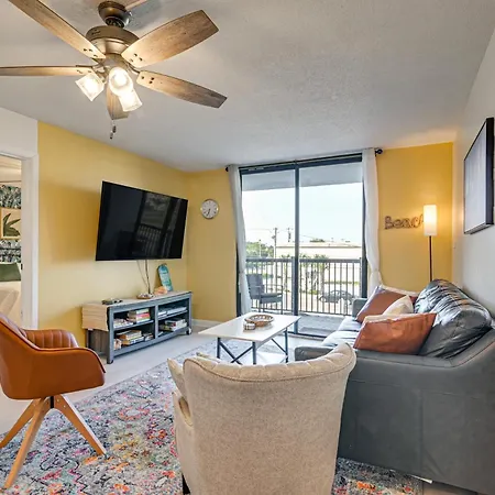 Updated Resort Condo, Walk To Myrtle Beach!
